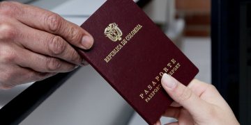 Pasaporte colombiano incluirá la categoría ‘x’ para las personas no binarias