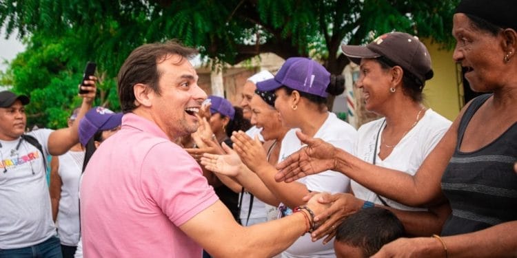 Alfredo Varela pasa al frente en encuestas a la Gobernación del Atlántico