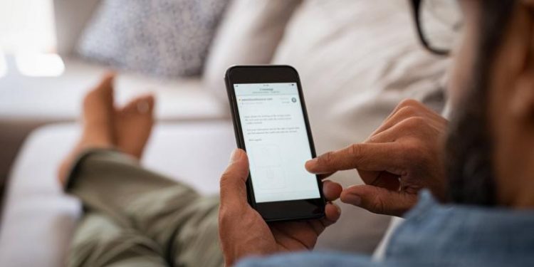 Ladrón le robó celular a un hombre y lo denunció tras descubrir que tenía fotos de niños abusados