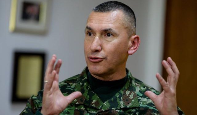 Por presunto ocultamiento de información sobre posibles atentados, Procuraduría abrió indagación al comandante del Ejército