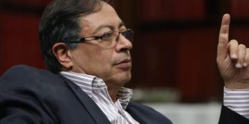 Petro casa pelea con la Federación Nacional de Cafeteros, amenaza con acabar contrato