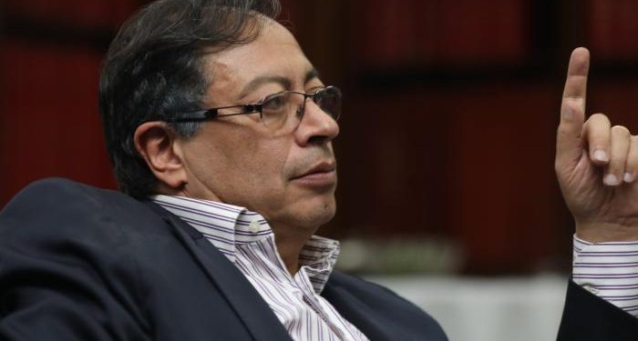 Petro casa pelea con la Federación Nacional de Cafeteros, amenaza con acabar contrato