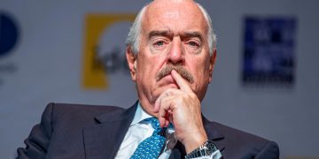 “El nobel de paz no puede dormir en paz”: Pastrana se va contra Santos por caso Odebrecht