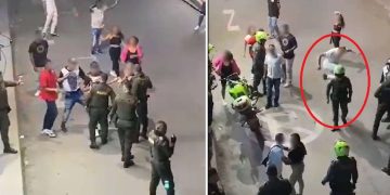 Por no pagar dos chuzos de carne, terminaron en tremenda riña ciudadanos y policías en Antioquia
