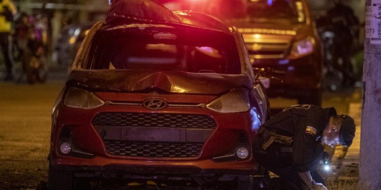 Atentado con carro-bomba en zona comercial de Quito: Un colombiano, entre los detenidos