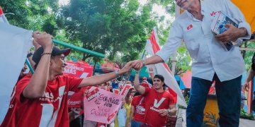 Verano llegó hasta el Rincón Latino y expuso los principales puntos de su programa de gobierno