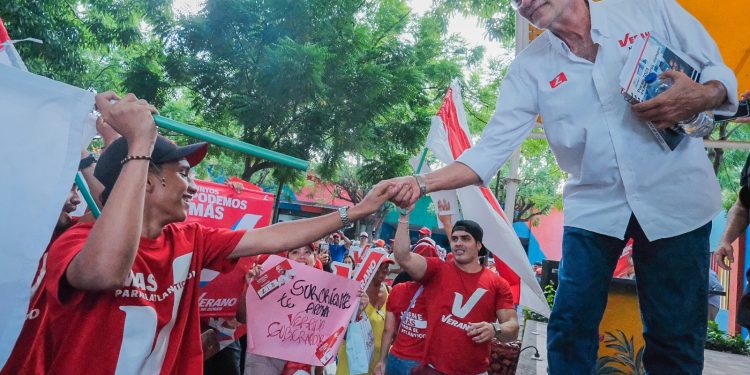 Verano llegó hasta el Rincón Latino y expuso los principales puntos de su programa de gobierno