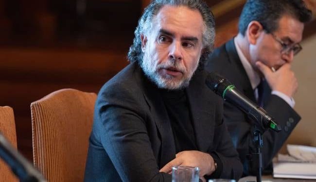 Benedetti regresó a Colombia, no para ir a la Fiscalía, sino a una misa en Barranquilla