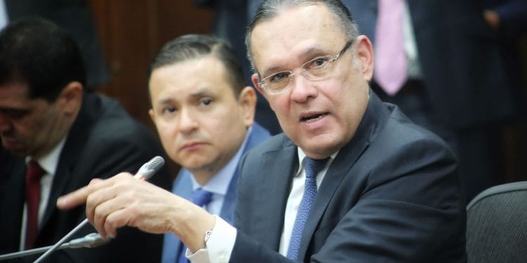 Por baja ejecución presupuestal, ministros del Gobierno Petro fueron citados a debate de control político en Senado