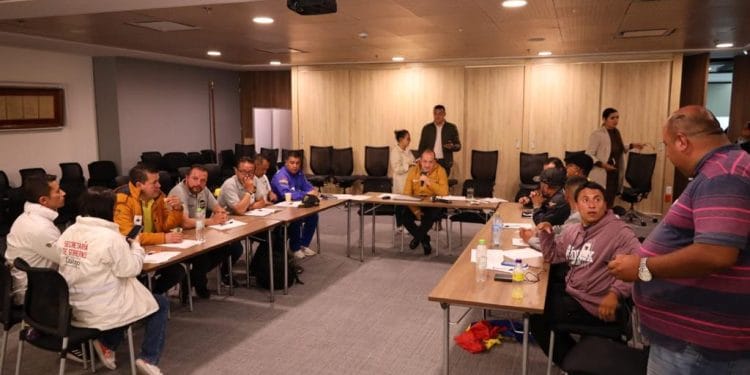 Gremio de taxista levantó paro tras lograr acuerdos en mesa de diálogo con MinTransporte