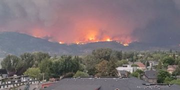 Incrementan las evacuaciones en Canadá por posibles nuevos incendios