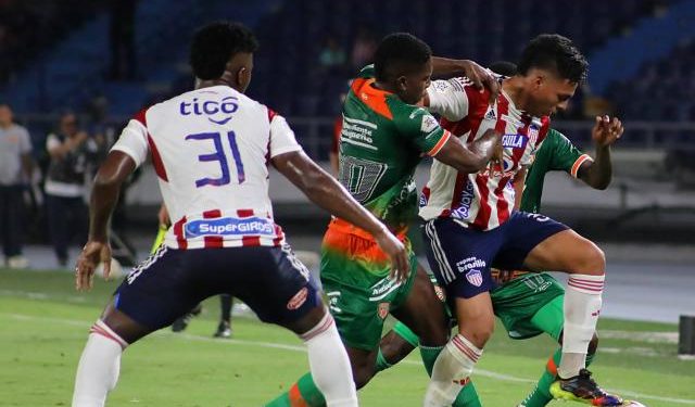 Junior quiere mantener la senda de la victoria en su visita esta tarde a Envigado