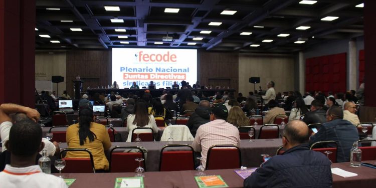 Fecode anuncia para el 30 de agosto paro nacional de maestros
