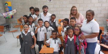Del nuevo colegio Nazareth saldrá la primera generación bilingüe: alcalde Pumarejo, al entregar infraestructura renovada
