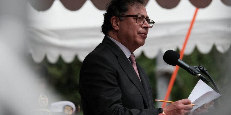 “Es indispensable bajar las tarifas eléctricas”: Petro