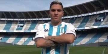 Racing presentó a Juan Fernando Quintero como refuerzo