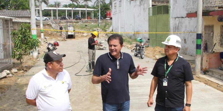 En un 85% avanza la pavimentación de la vía que conecta La María y Ferrocarril con la calle 30 