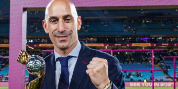 “El beso fue espontáneo, mutuo, eufórico y consentido”: Luis Rubiales dice que no renuncia