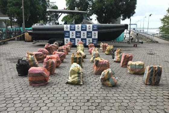 Interceptadas tres lanchas transportando más de dos toneladas de estupefacientes en el Pacífico colombiano