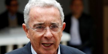 Expresidente Álvaro Uribe dice que sí dio la orden, pero de acabar al terrorismo