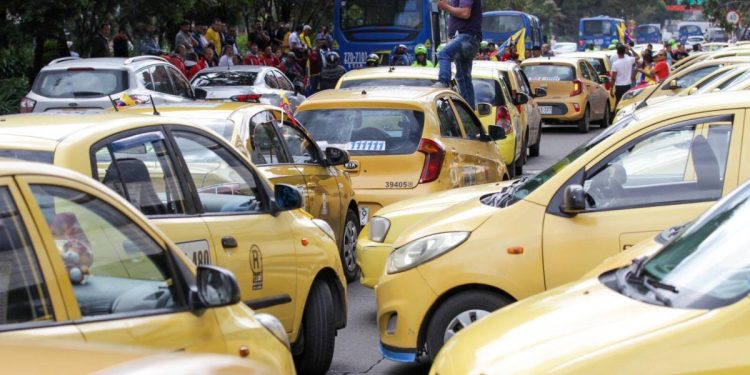 “Subsidio de gasolina para taxistas será hasta enero”: MinHacienda