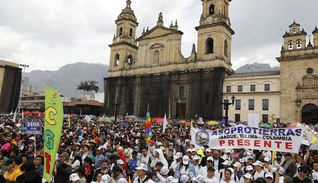 Petro admite que se utilizaron recursos públicos para marchas a favor de su Gobierno