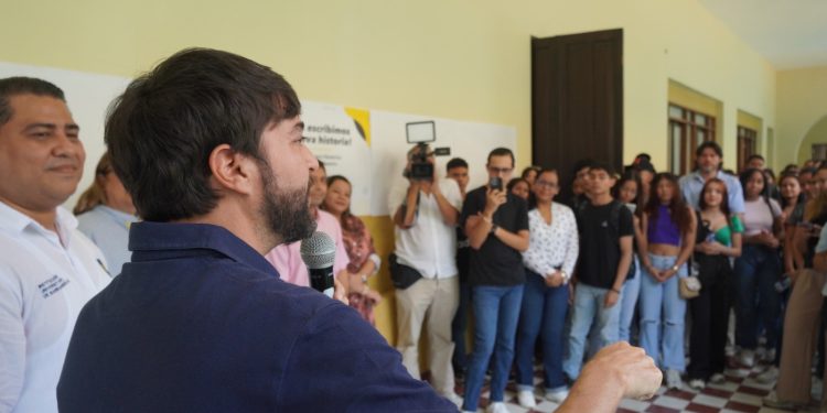 Jornada de los primeros estudiantes de la San Miguel del Rosario, de la IUB