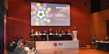 Dimayor, la FCF y 32 equipos de fútbol profesional están contra la pared por la SIC
