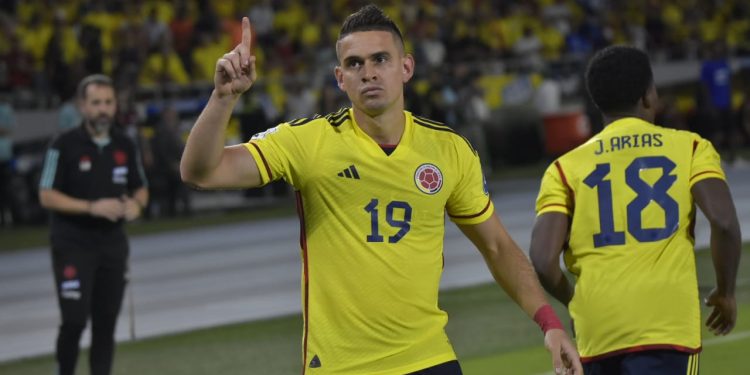 Santos Borré le dio la victoria a Colombia ante a Venezuela en las Eliminatorias