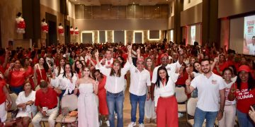 Homenaje al Concejal Richard Fernández por su gestión en temas de equidad de género