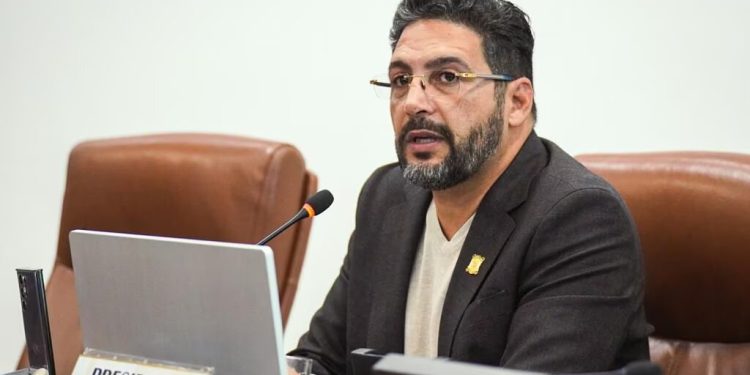 “Por directriz del presidente, apoyamos a Varela, no a Verano”: Agmeth Escaf