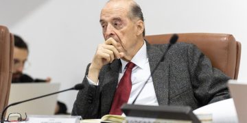 Procuraduría abre investigación contra Álvaro Leyva por suspender licitación de pasaportes