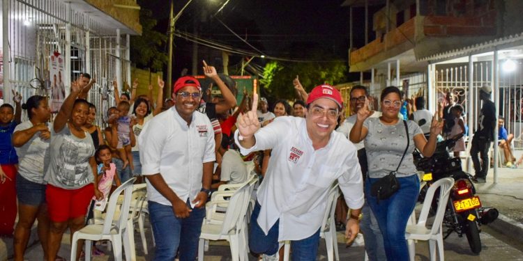Intensa agenda política cumple la campaña del concejal liberal Richard Fernández