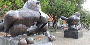 El día que terroristas dinamitaron la paloma de la paz de Fernando Botero en Medellín