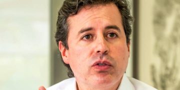 Juan Manuel Galán denuncia: “con la plata de la cocaína financian campañas en efectivo, comprando votos”