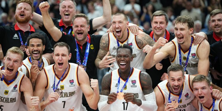 Alemania ganó su primer Mundial de Baloncesto tras derrotar en la final 83-77 a Serbia
