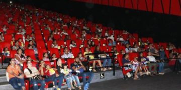 Olvidaron que la película terminaba a la 1 a.m. y dejaron encerrados a los asistentes en una sala de cine en Barranquilla