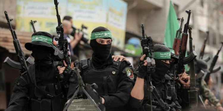 Hamás amenazó hoy con ejecutar “públicamente” a los rehenes israelíes si Israel continúa bombardeos sobre la Franja de Gaza