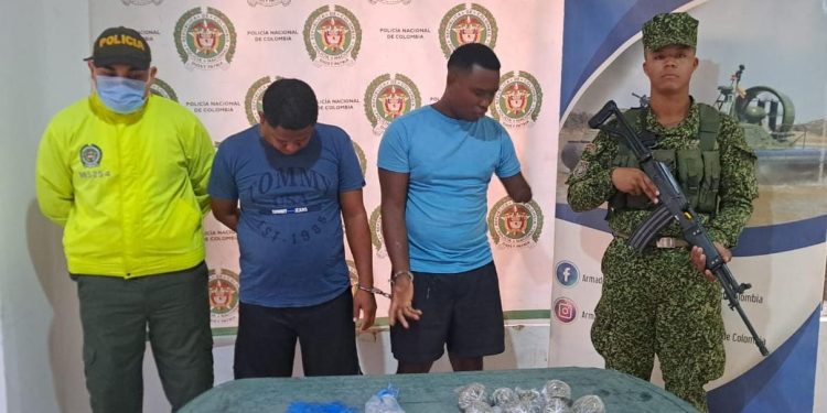 Policía captura a dos presuntos expendedores en Marialabaja