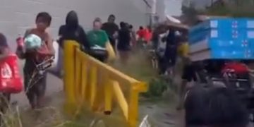 Una ola de saqueos azota Acapulco tras el paso del huracán Otis