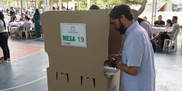 Calma en jornada electoral: Alcalde Jaime Pumarejo Heins ya ejerció su derecho al voto