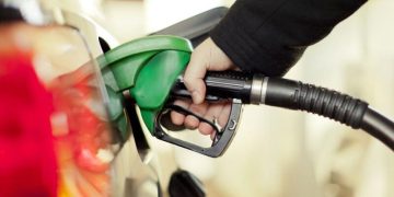 Precio de la gasolina finalmente no subirá en octubre, según confirmó MinMinas