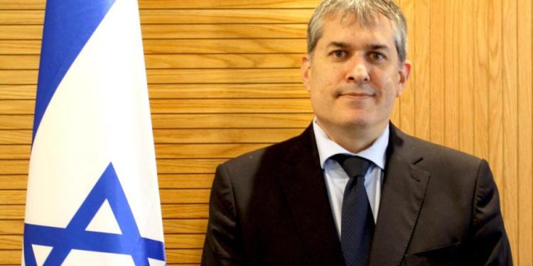 “2.000 muertos en Israel es como si mataran a 10.000 colombianos en un día”: embajador de Israel