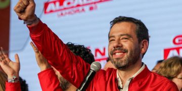 “No pondré espejo retrovisor, miraré hacia adelante; lideraré empalme”: Carlos Fernando Galán