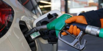 “Una vez terminemos de subir gasolina a $16.200, empezamos con el diésel”, dice Minhacienda