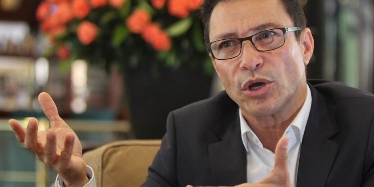 Renunció Carlos Caicedo como gobernador del Magdalena