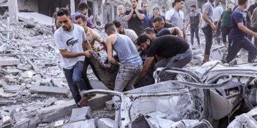 Israel bombardea un hospital en Gaza y deja entre 200 y 300 muertos