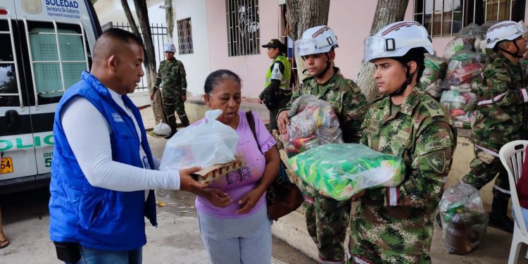Alcaldía de Soledad continúa con la entrega de ayudas humanitarias a damnificados por las lluvias