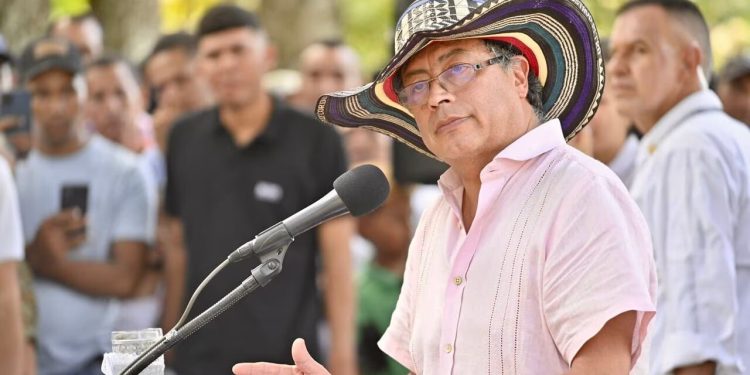 Fiscalía compulsó copias a la Comisión de Acusación para que indague si hubo delitos en la financiación de la campaña de Petro