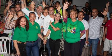 Varela firma compromiso para protección de los animales